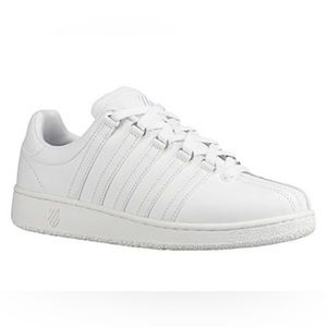 K-Swiss Women’s Classic VN Shoe. Size 8